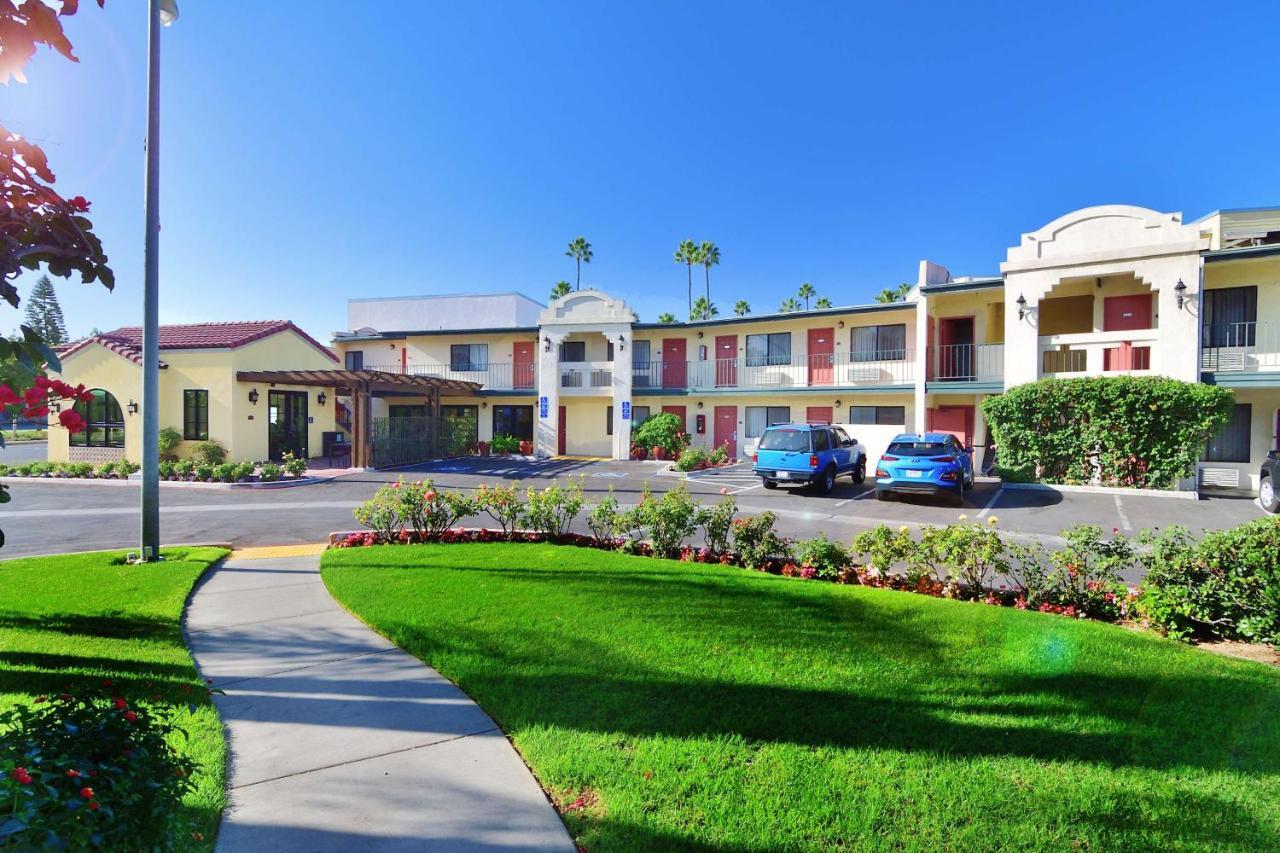 Lamplighter Inn & Suites At Sdsu ซานดิเอโก ภายนอก รูปภาพ